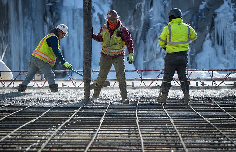 January 2026: LiUNA Local 472 Laborers pour concrete for the portal launch box in North Bergen, NJ. (Photo courtesy of the Gateway Development Commission)